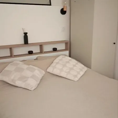 Villeneuve's Historic Center Apartment *